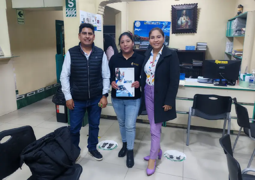 Participantes en un evento de CrediCrece